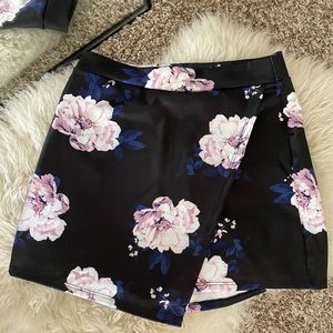 Dark blue floral skort